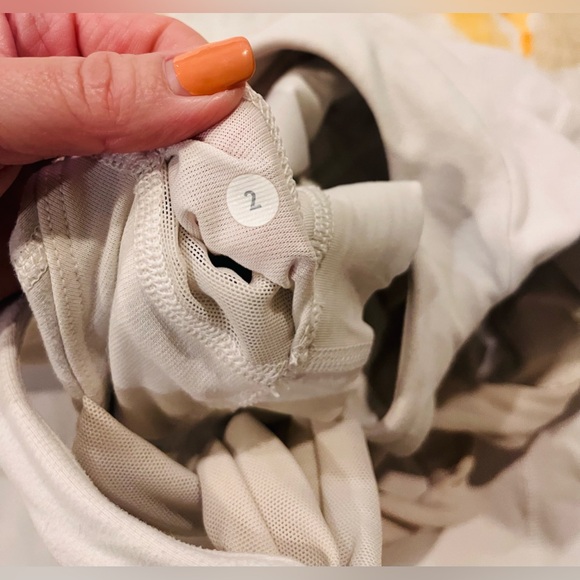 Lululemon tank top with built in shelf bra - Picture 3 of 3